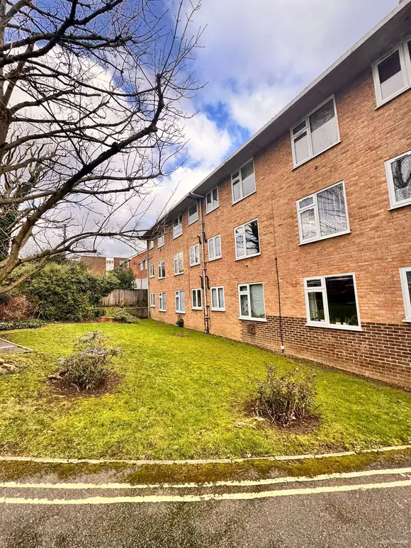 Gutter Clearance in Birnbeck Court